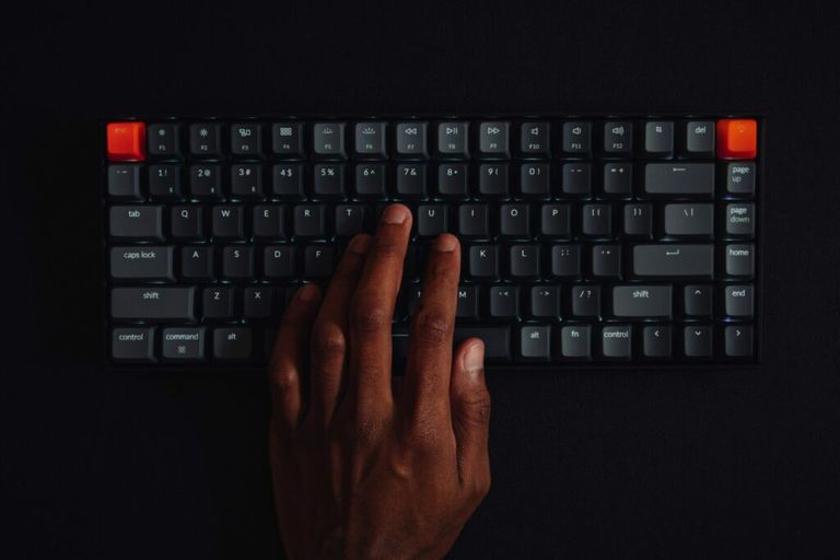 Um teclado móvel invisível orientado por IA que permite digitar 157% mais  rápido 